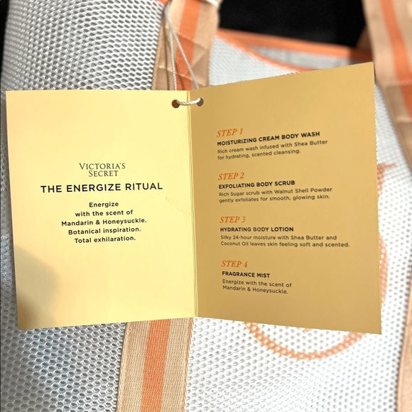 COPY - Victoria’s Secret beach bag of 4 products.Mandarin and Honeysuckle.Great… - Picture 2 of 7